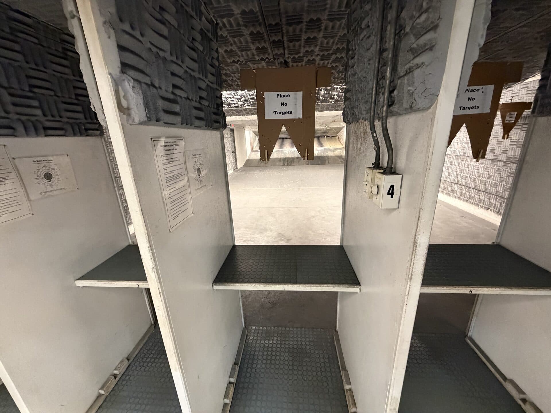 Indoor pistol range — individual shooting bay